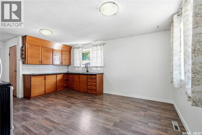 2525 McPherson AVENUE — photo 16 of 40
