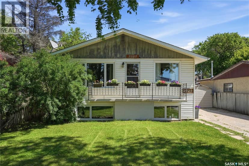 2525 McPherson AVENUE — photo 2 of 40