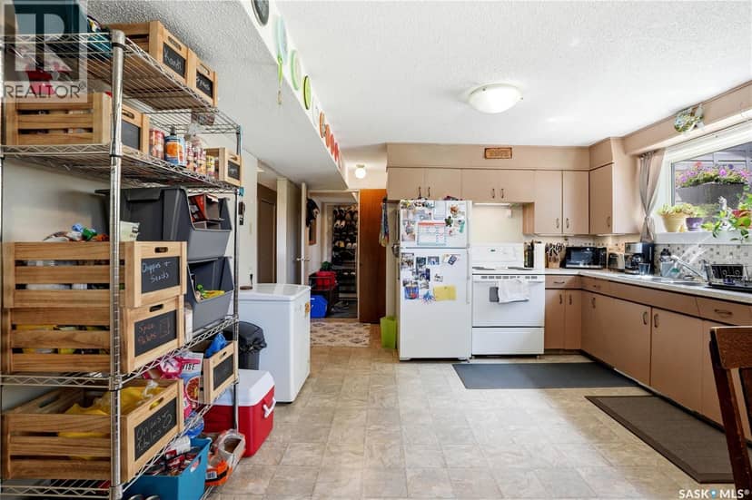 2525 McPherson AVENUE — photo 31 of 40
