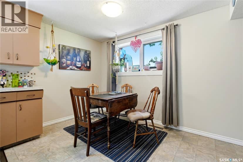 2525 McPherson AVENUE — photo 33 of 40