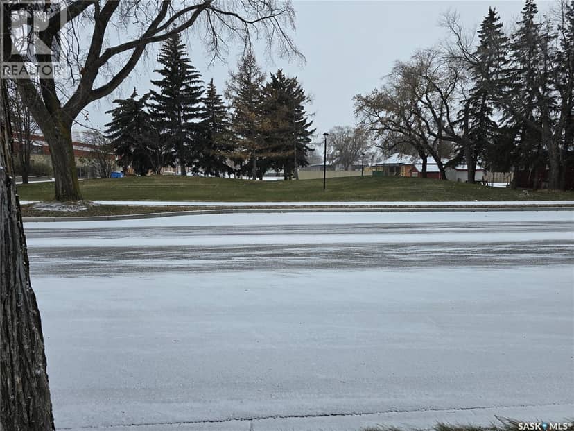 1402 102nd STREET, North Battleford, photo 2