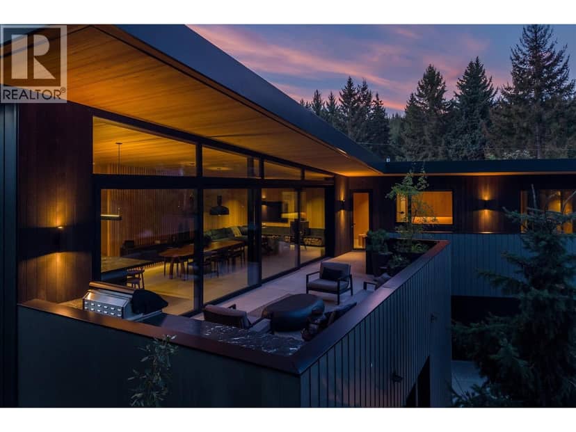 7501 AMBASSADOR CRESCENT, Whistler