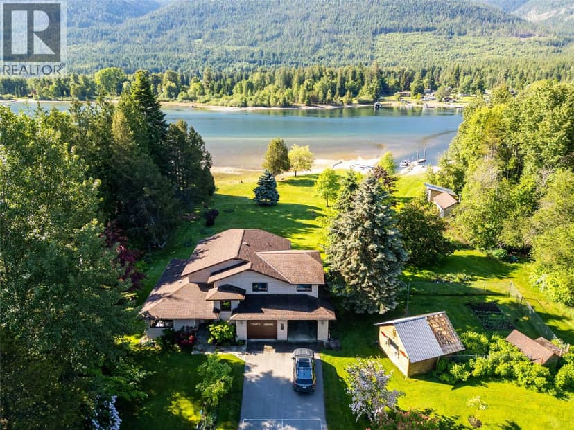 6158 REDFISH Road, Nelson