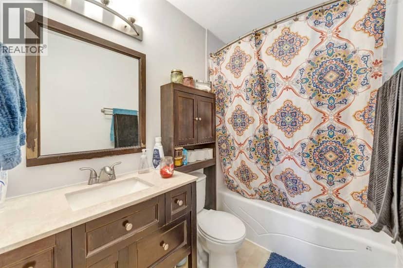 3009 49 Avenue — photo 11 of 34