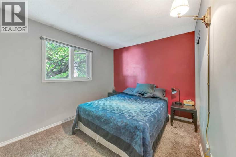 3009 49 Avenue — photo 10 of 34
