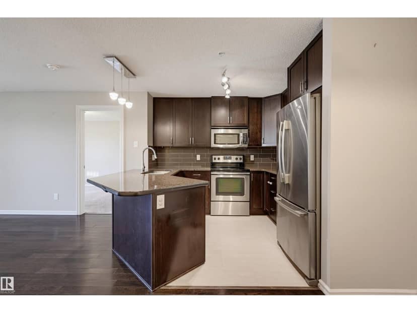 #208 2204 44 AV NW — photo 12 of 26