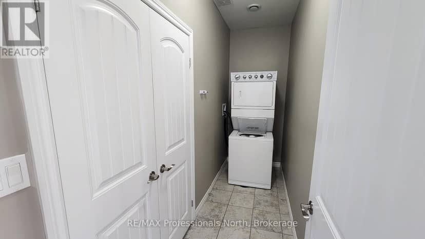 33 Goodwin Drive — photo 8 of 38