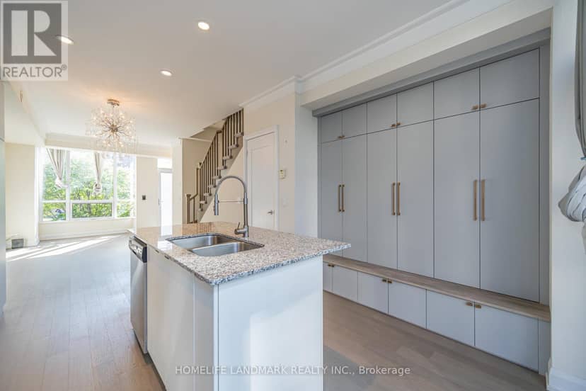 TH12 - 18 Graydon Hall Drive — photo 22 of 25