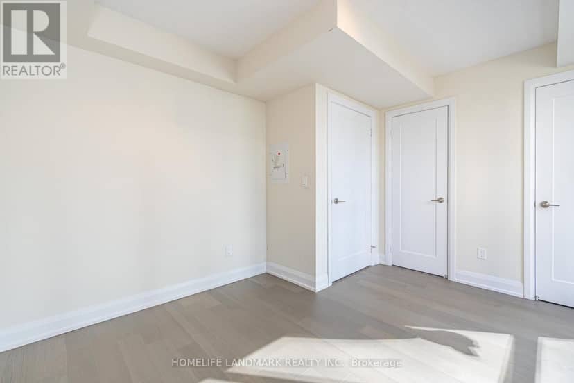 TH12 - 18 Graydon Hall Drive — photo 17 of 25