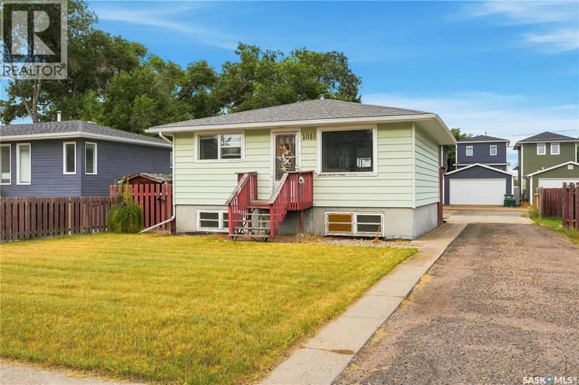 1016 Hastings STREET — photo 1 of 40