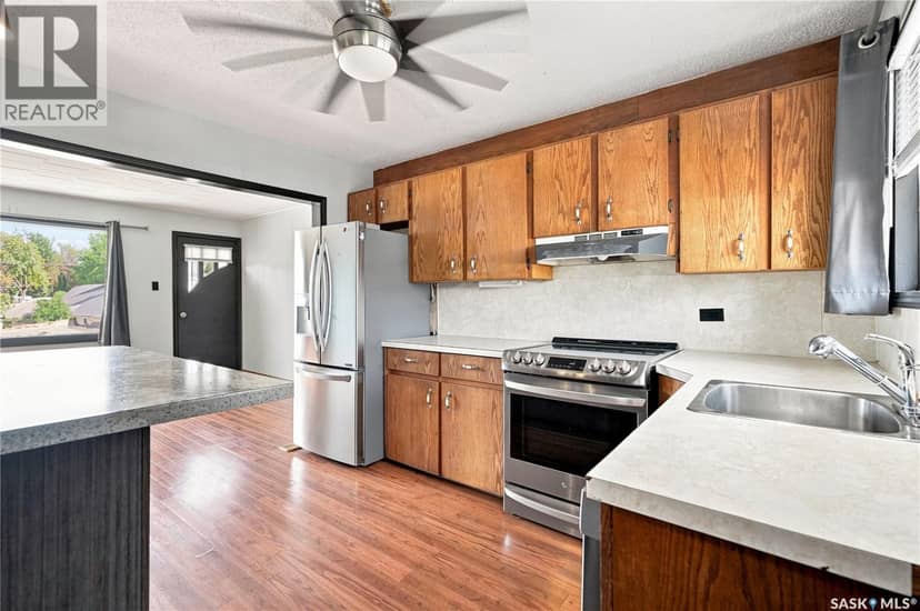 1016 Hastings STREET — photo 3 of 40