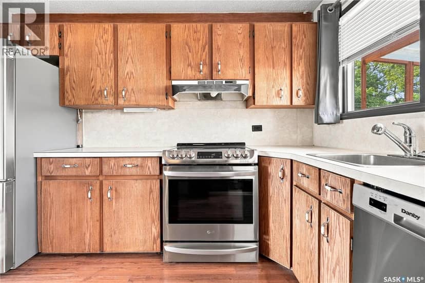 1016 Hastings STREET — photo 4 of 40