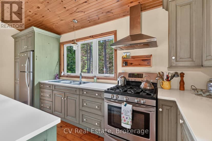625 Chetwynd Road — photo 16 of 40