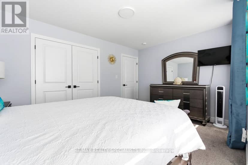 45 Peggy Avenue — photo 21 of 40