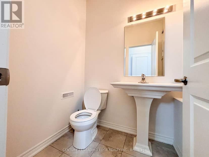 19 Wakefield Boulevard — photo 12 of 35