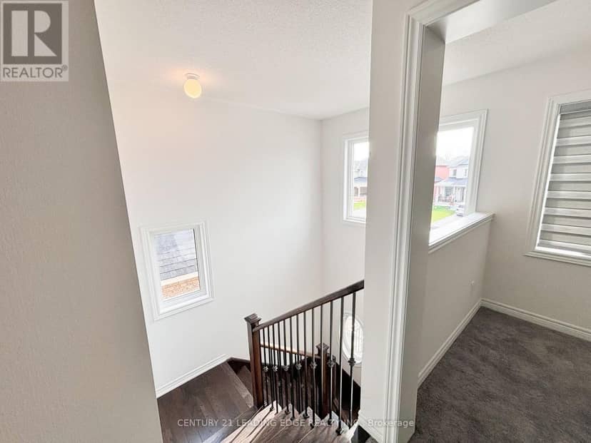 19 Wakefield Boulevard — photo 16 of 35