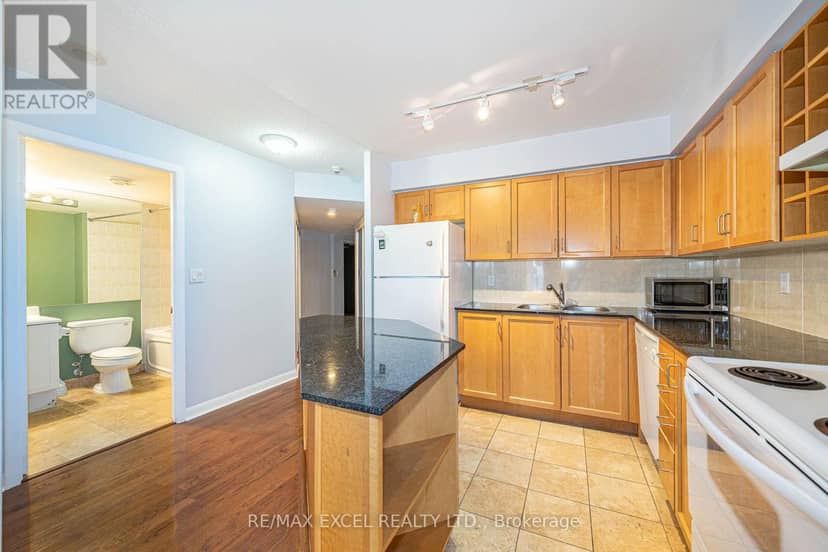 2108 - 210 Victoria Street — photo 10 of 18