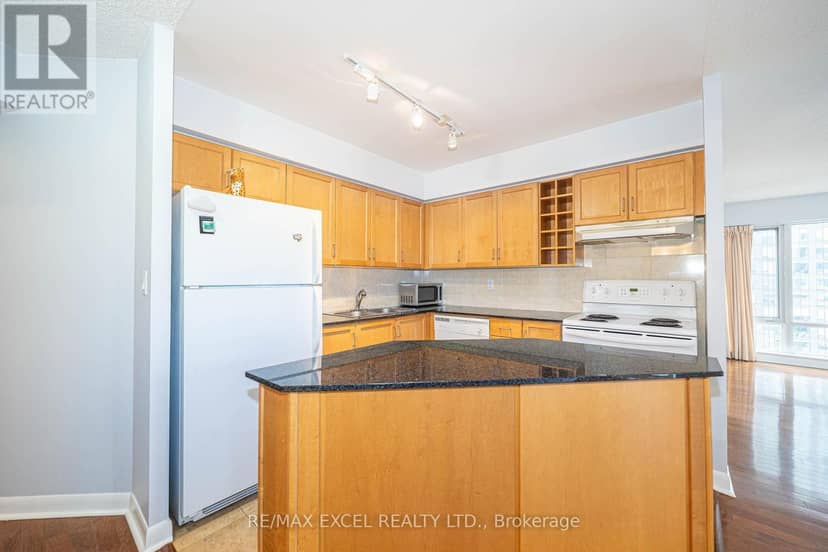 2108 - 210 Victoria Street — photo 9 of 18