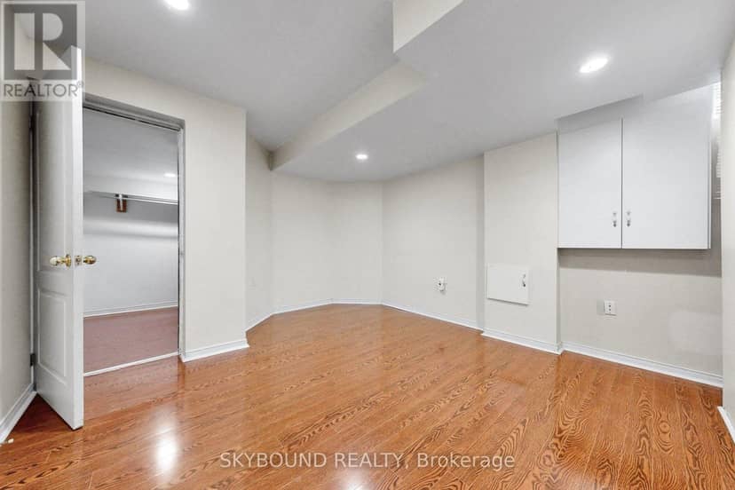 5925 Manzanillo Crescent — photo 39 of 40