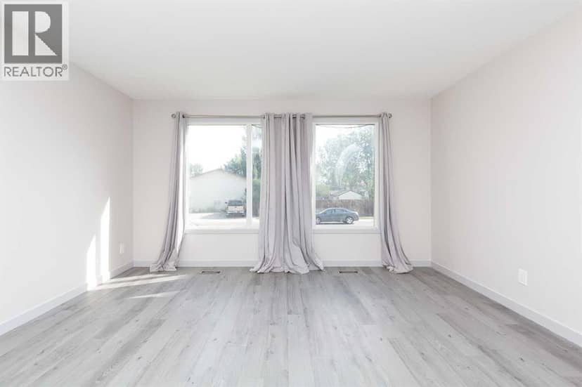 10 Cayuga Crescent W, Lethbridge, photo 4