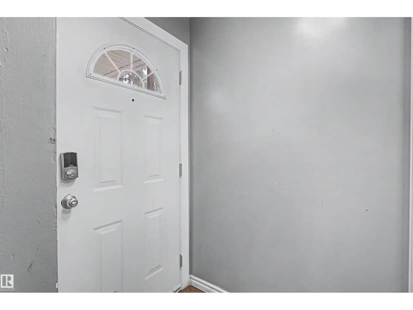 5724 143 AV NW, Edmonton, photo 2