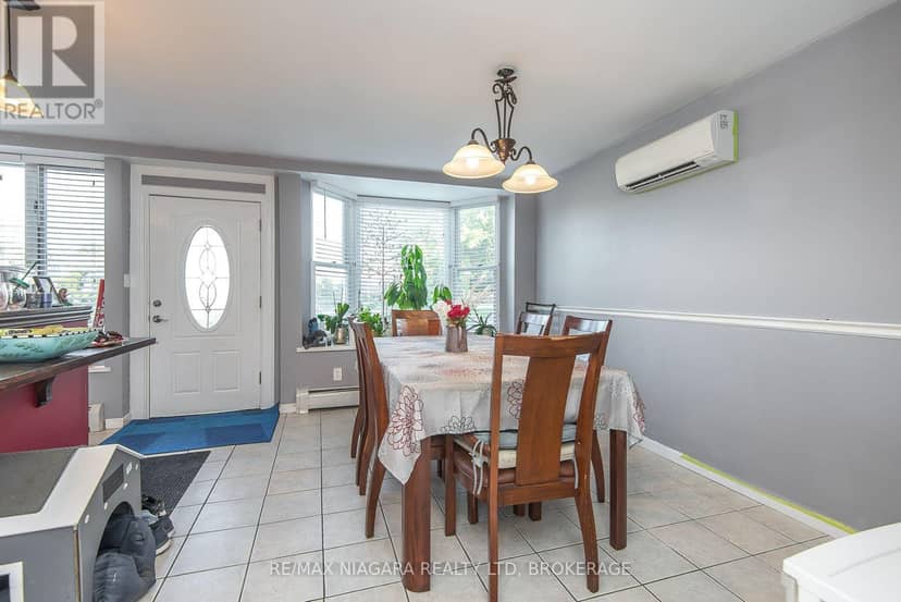 98 Chippawa Road — photo 5 of 20