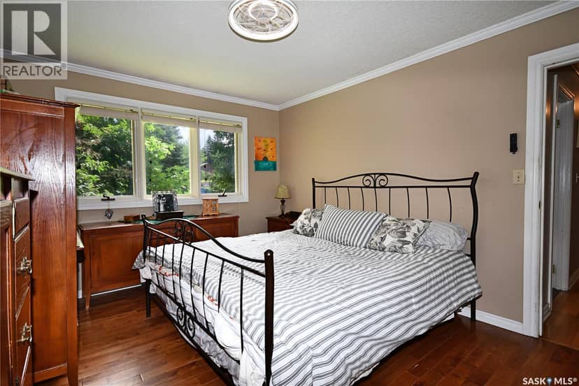 340 Johnson AVENUE — photo 15 of 40