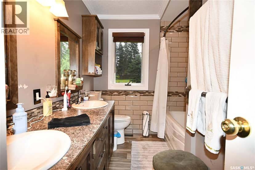 340 Johnson AVENUE — photo 19 of 40