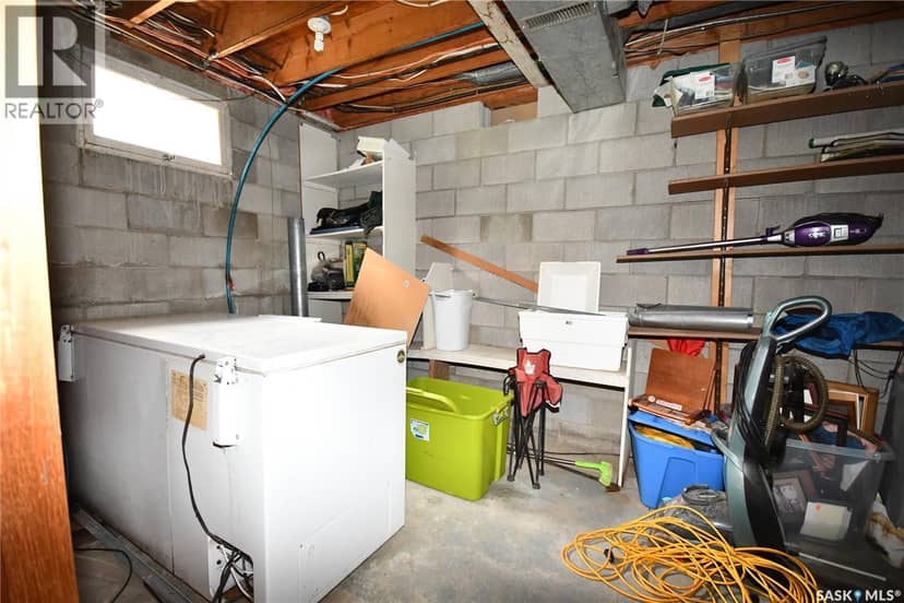 340 Johnson AVENUE — photo 31 of 40