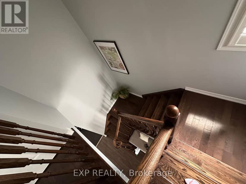 8660 Dogwood Crescent — photo 12 of 40