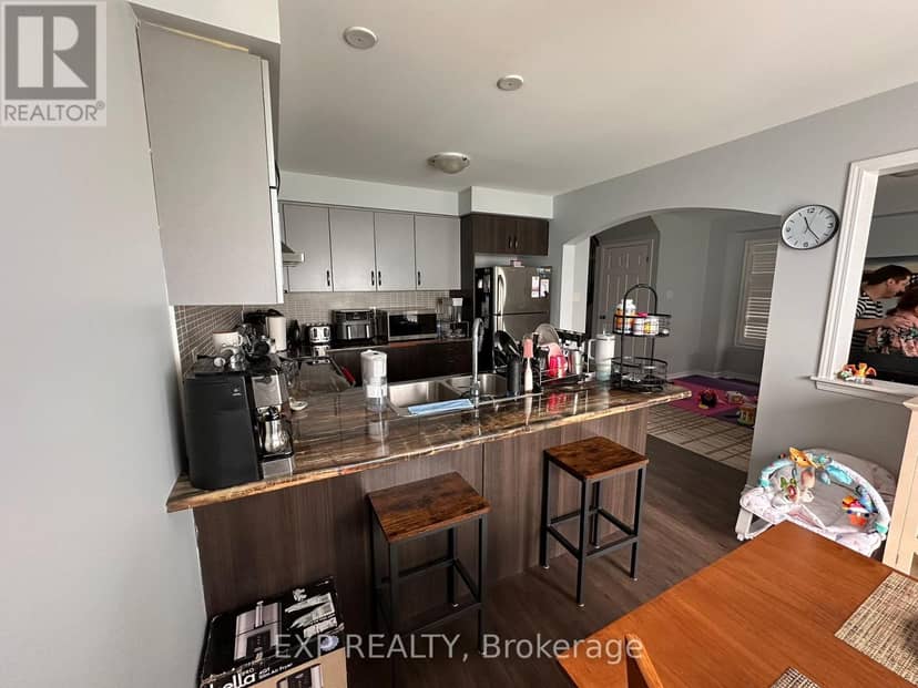 8660 Dogwood Crescent — photo 6 of 40