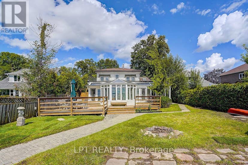 38 Metropolitan Crescent — photo 10 of 40