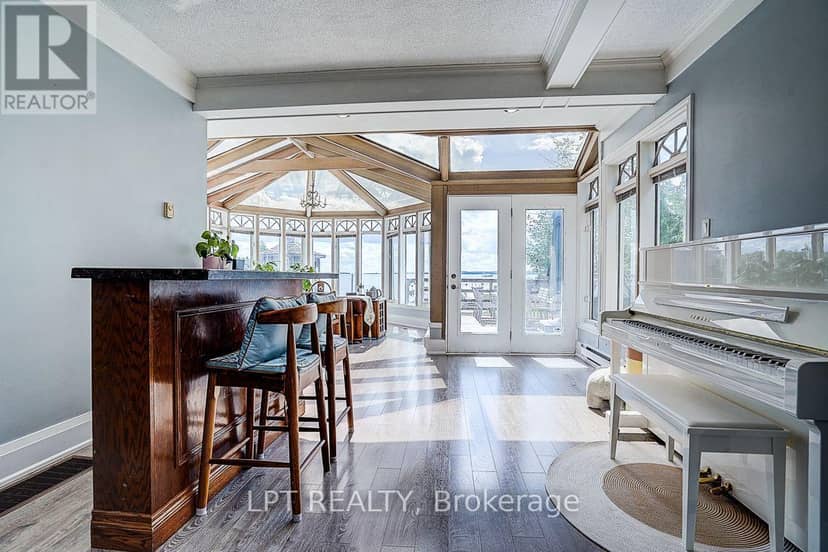 38 Metropolitan Crescent — photo 18 of 40