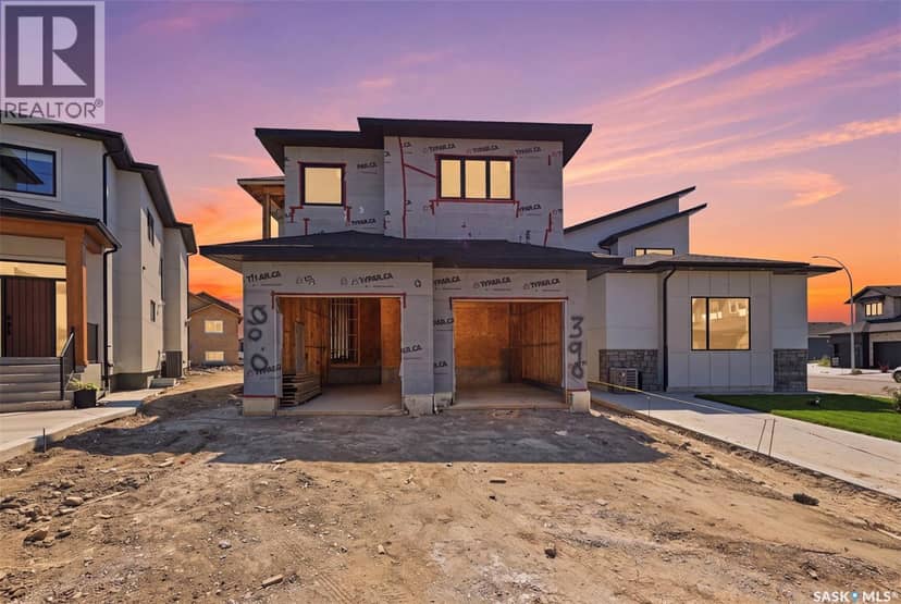 390 Sharma CRESCENT — photo 1 of 40