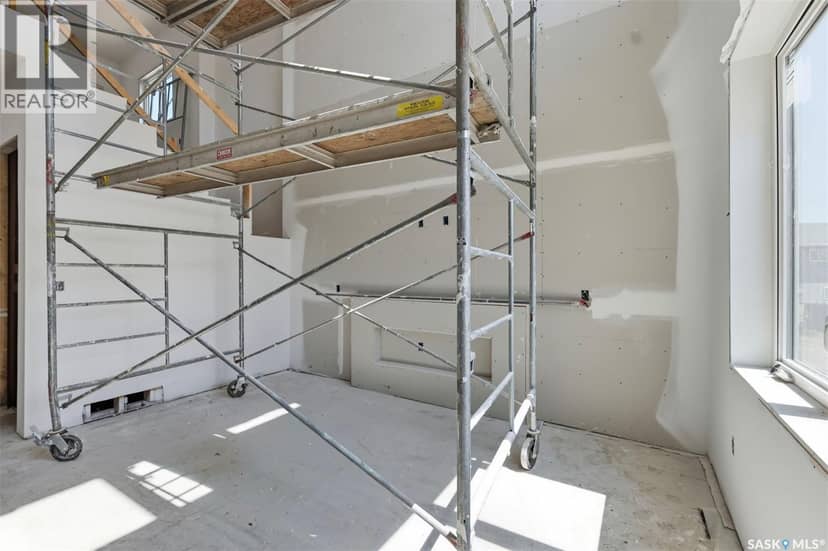 390 Sharma CRESCENT — photo 9 of 40