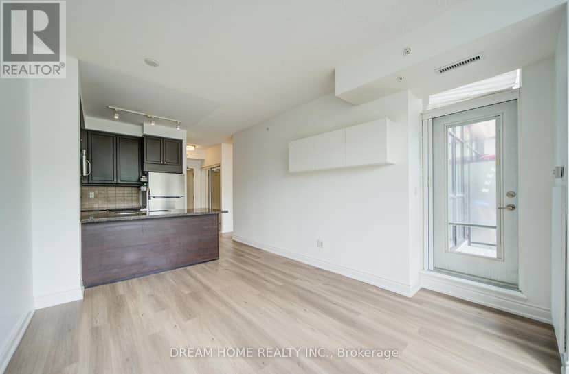 322 - 2396 Major Mackenzie Drive — photo 14 of 40