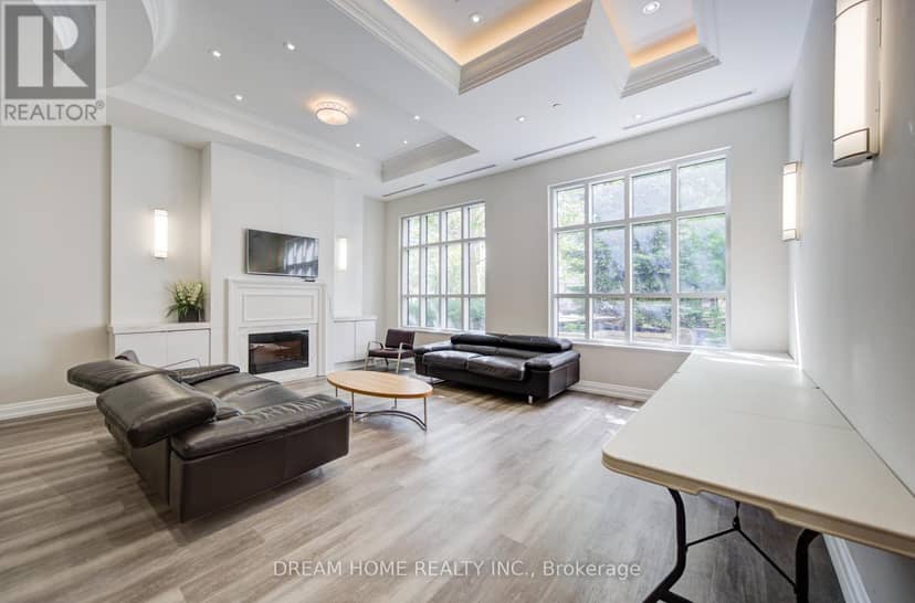 322 - 2396 Major Mackenzie Drive — photo 2 of 40