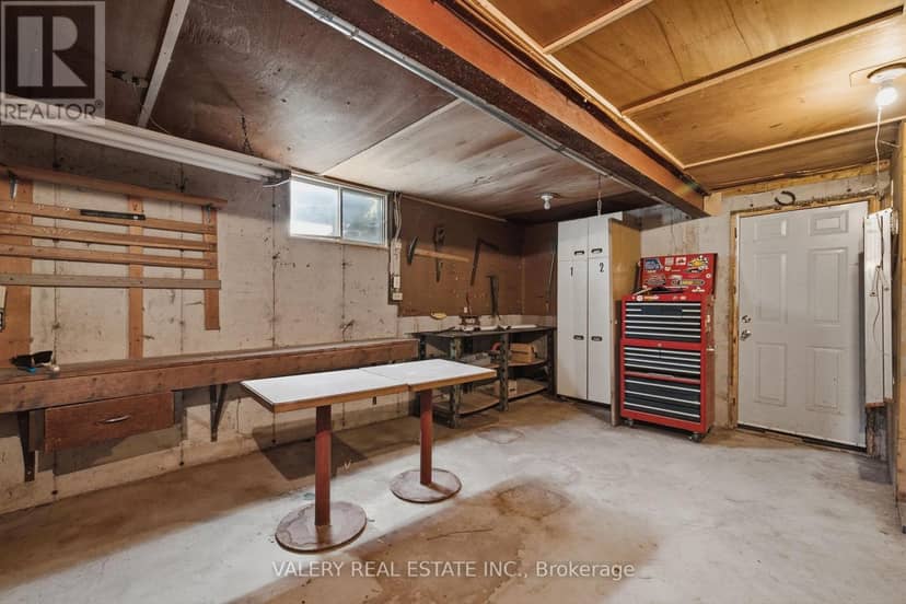 34 Chalmers Street N — photo 24 of 37