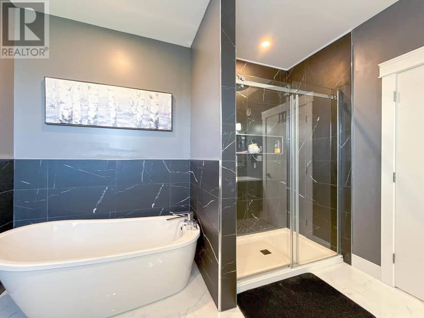 324 Upton Road — photo 8 of 40