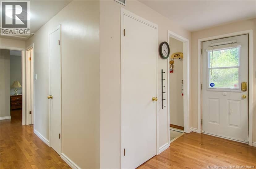 16 Armstrong Crescent — photo 16 of 40