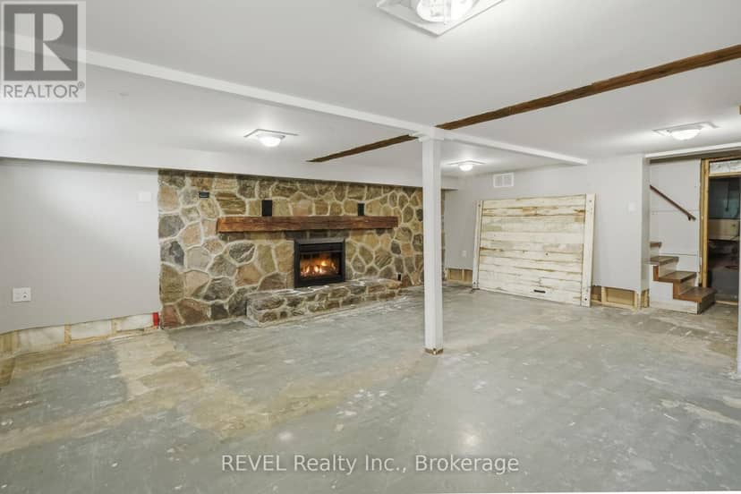 2324 Centre Street — photo 33 of 36