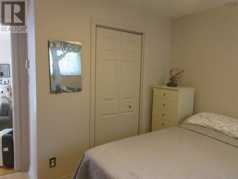 30 Woods Road — photo 13 of 25