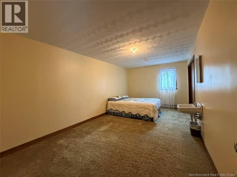 2371 Commerciale Street — photo 21 of 40