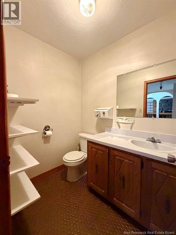 2371 Commerciale Street — photo 18 of 40