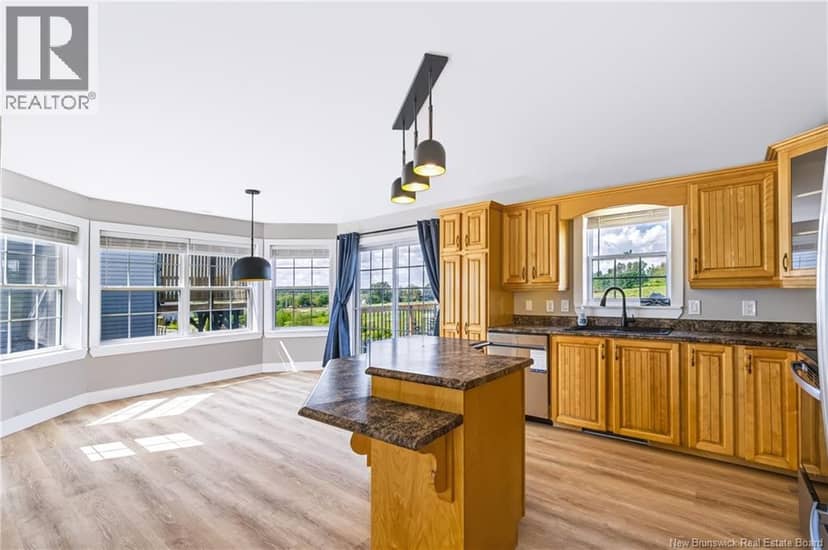 33 Hallihan Drive — photo 6 of 40