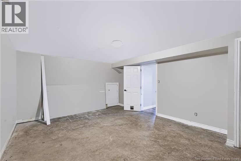 33 Hallihan Drive — photo 34 of 40