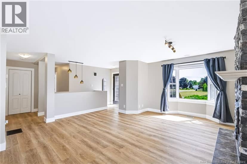 33 Hallihan Drive — photo 13 of 40