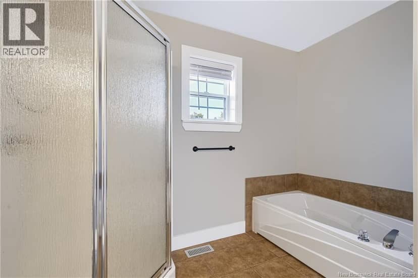 33 Hallihan Drive — photo 17 of 40