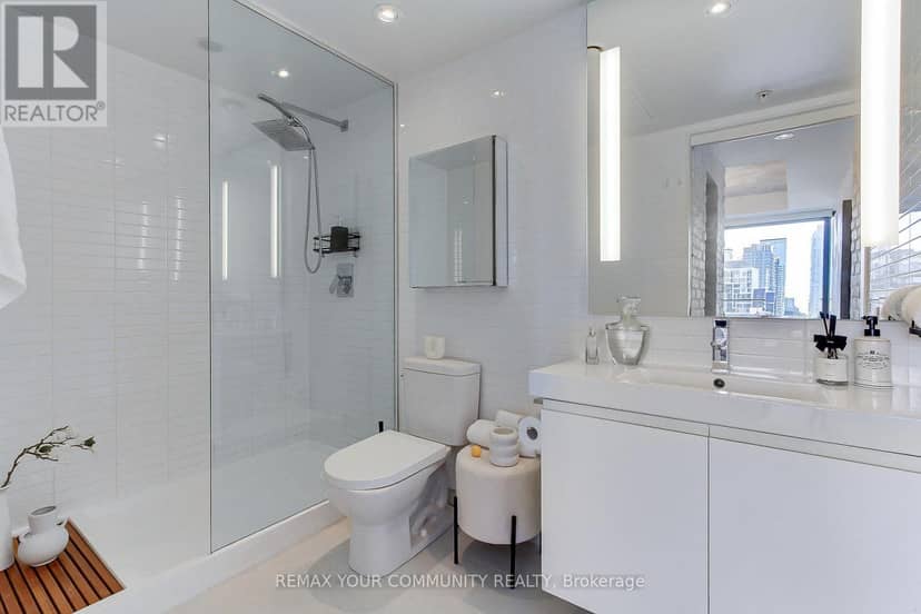 1224 - 629 King Street — photo 20 of 24