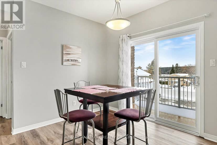 208 - 1026 Laurier Street — photo 10 of 21